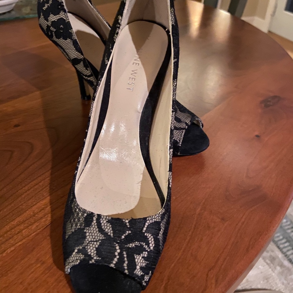 Ladies shoes